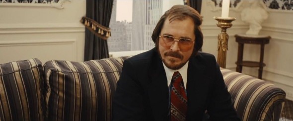 christian-bale-in-american-hustle-movie-4